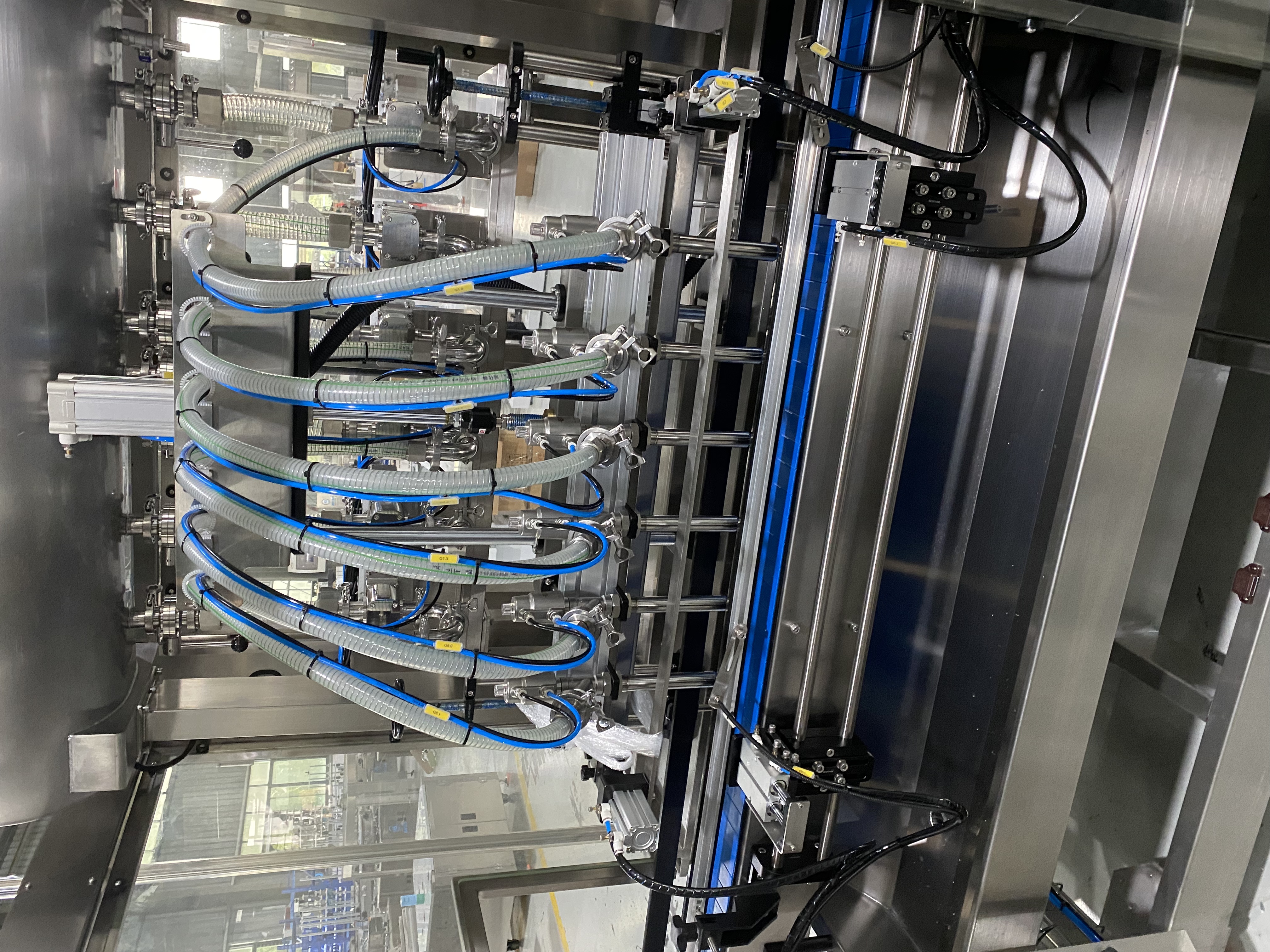 Liquid Gear Pump Filling Machine photo